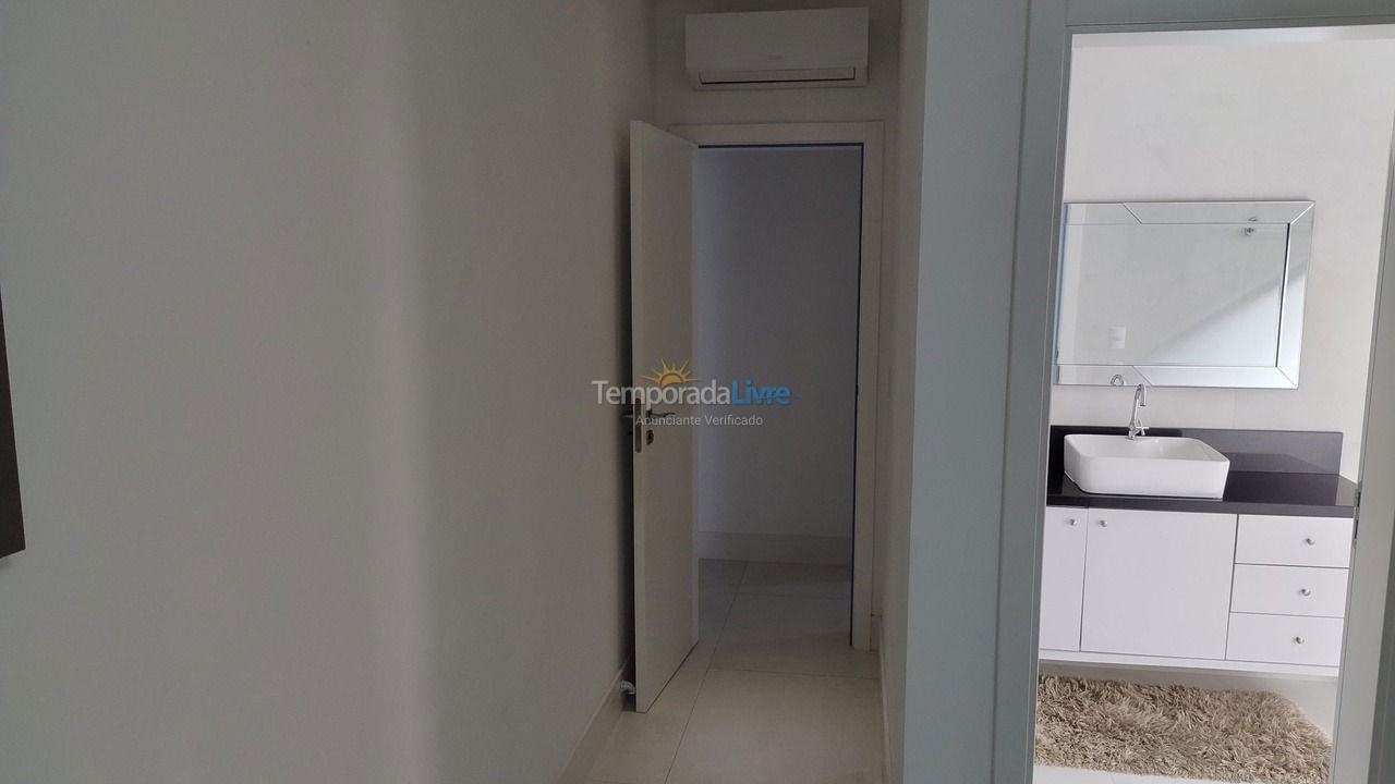 Apartment for vacation rental in Itapema (Meia Praia)