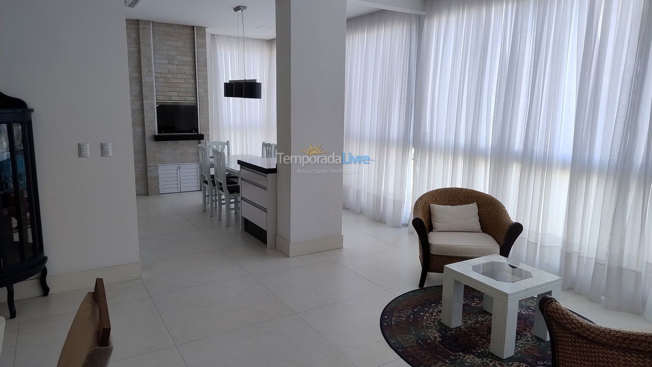 Apartment for vacation rental in Itapema (Meia Praia)