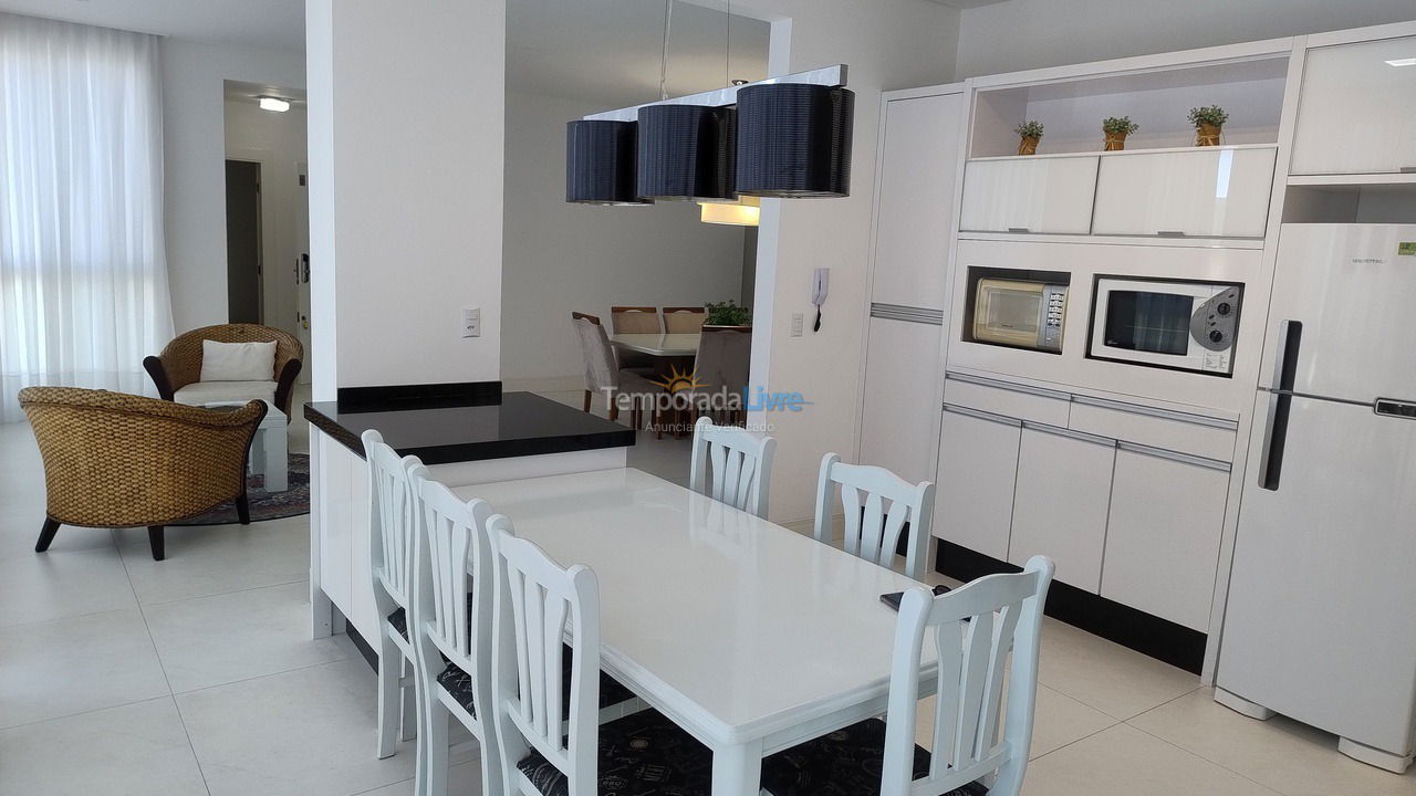 Apartment for vacation rental in Itapema (Meia Praia)