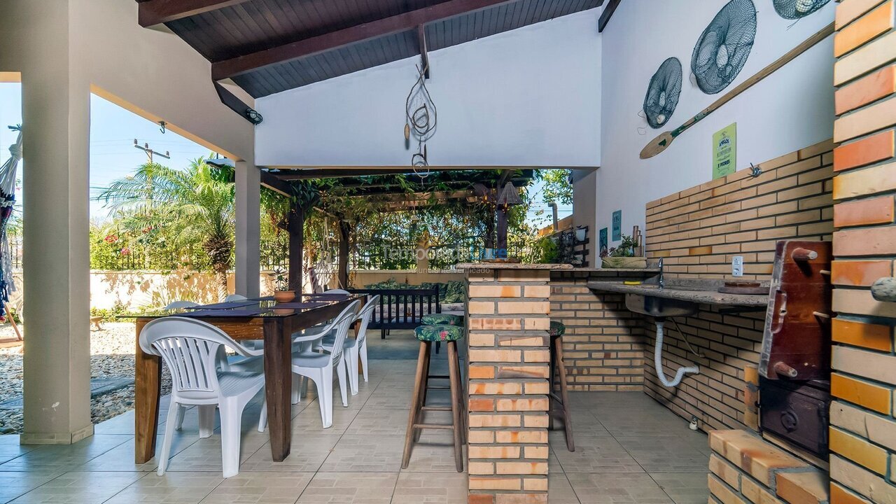 Casa para aluguel de temporada em Bombinhas (Mariscal)