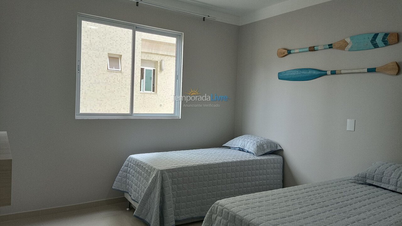 Apartamento para aluguel de temporada em Itapema (Meia Praia)