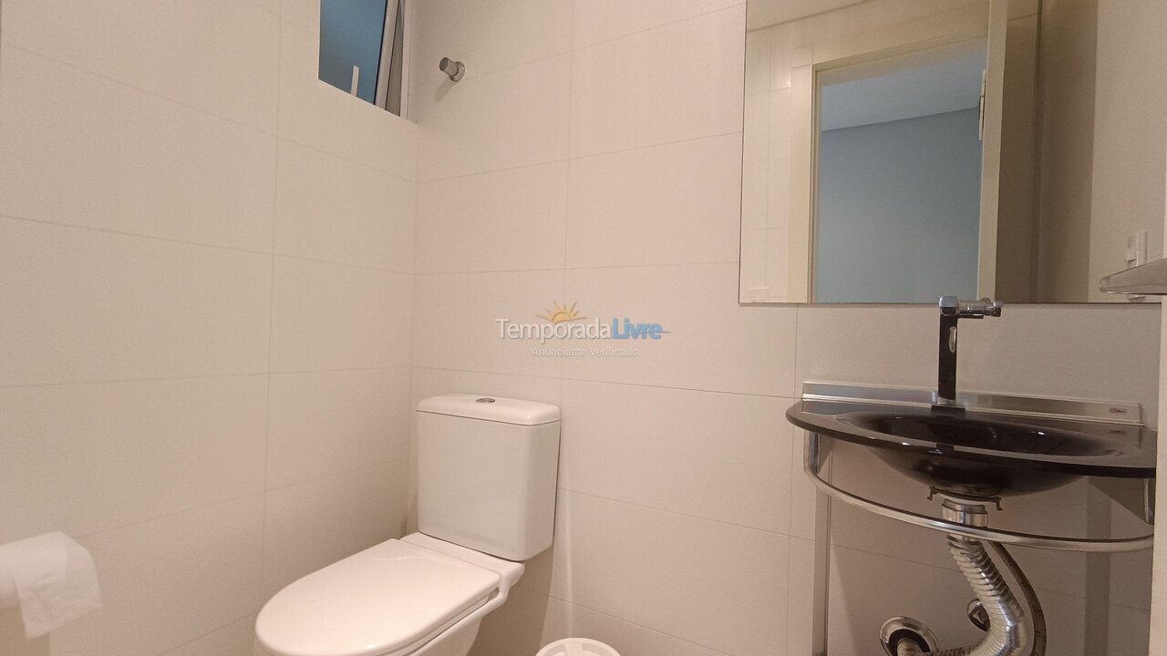 Apartamento para aluguel de temporada em Itapema (Meia Praia)