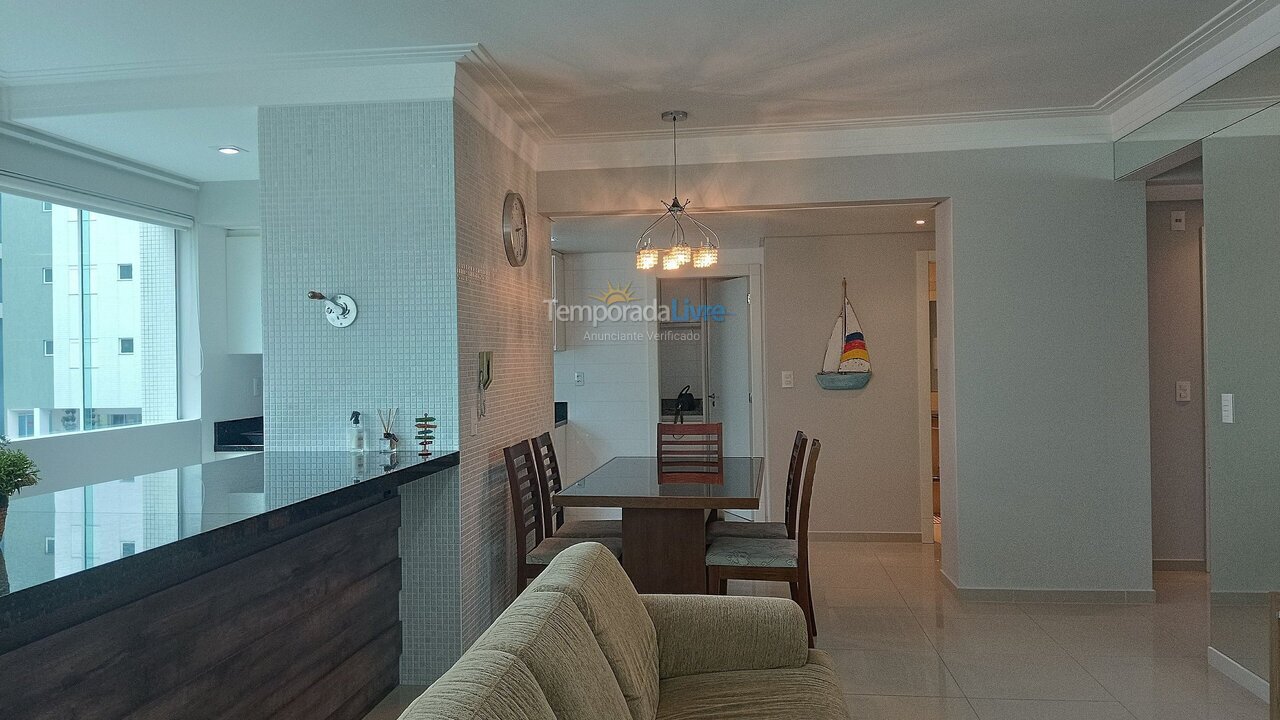 Apartamento para aluguel de temporada em Itapema (Meia Praia)