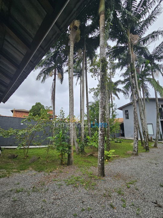 Casa para alquiler de vacaciones em Bertioga (Praia do Indaiá)