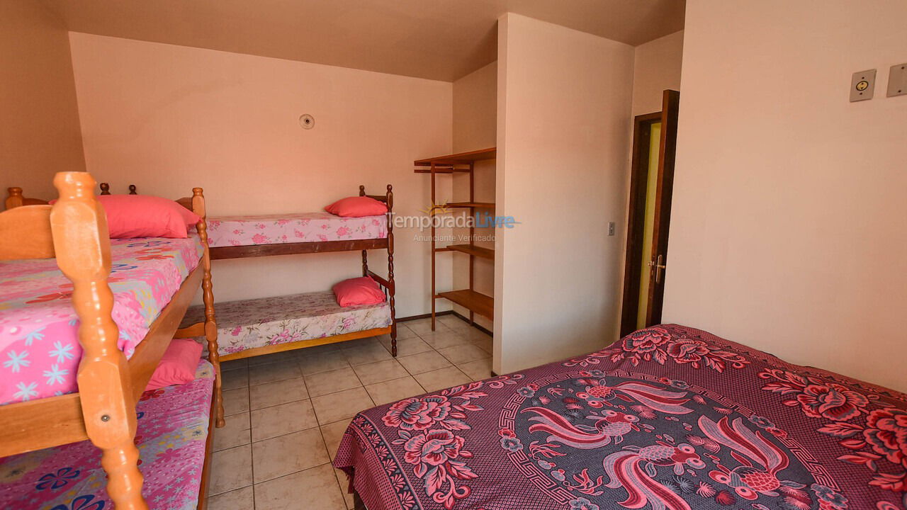 Apartamento para aluguel de temporada em Garopaba (Praia da Ferrugem)