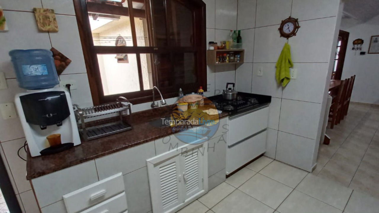 House for vacation rental in Bombinhas (Praia de Bombas)