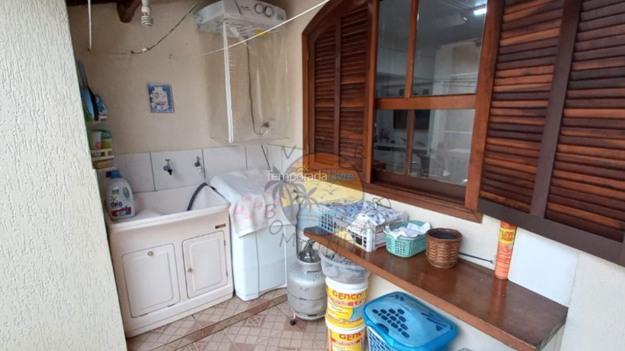 Casa para aluguel de temporada em Bombinhas (Praia de Bombas)