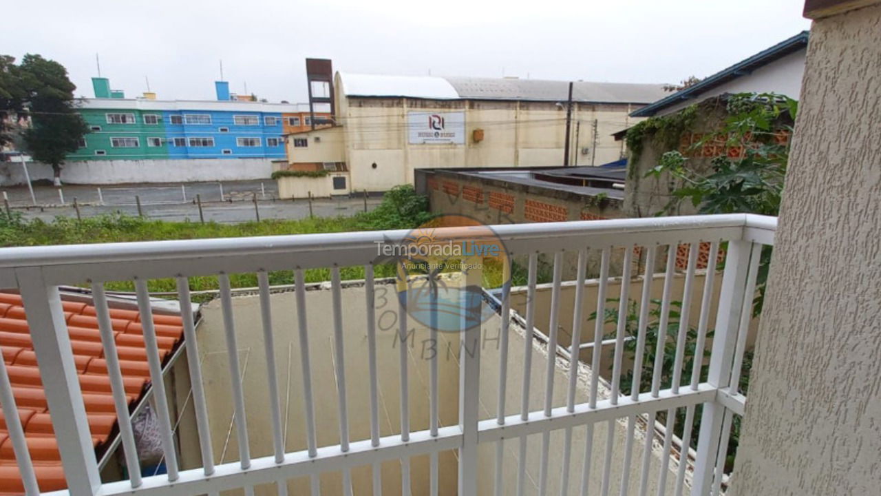 Casa para aluguel de temporada em Bombinhas (Praia de Bombas)