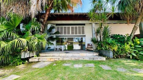 CASA ACONCHEGANTE ATÉ 15 PESSOAS GUARUJÁ - ENSEADA 2 QUADRAS DA PRAIA
