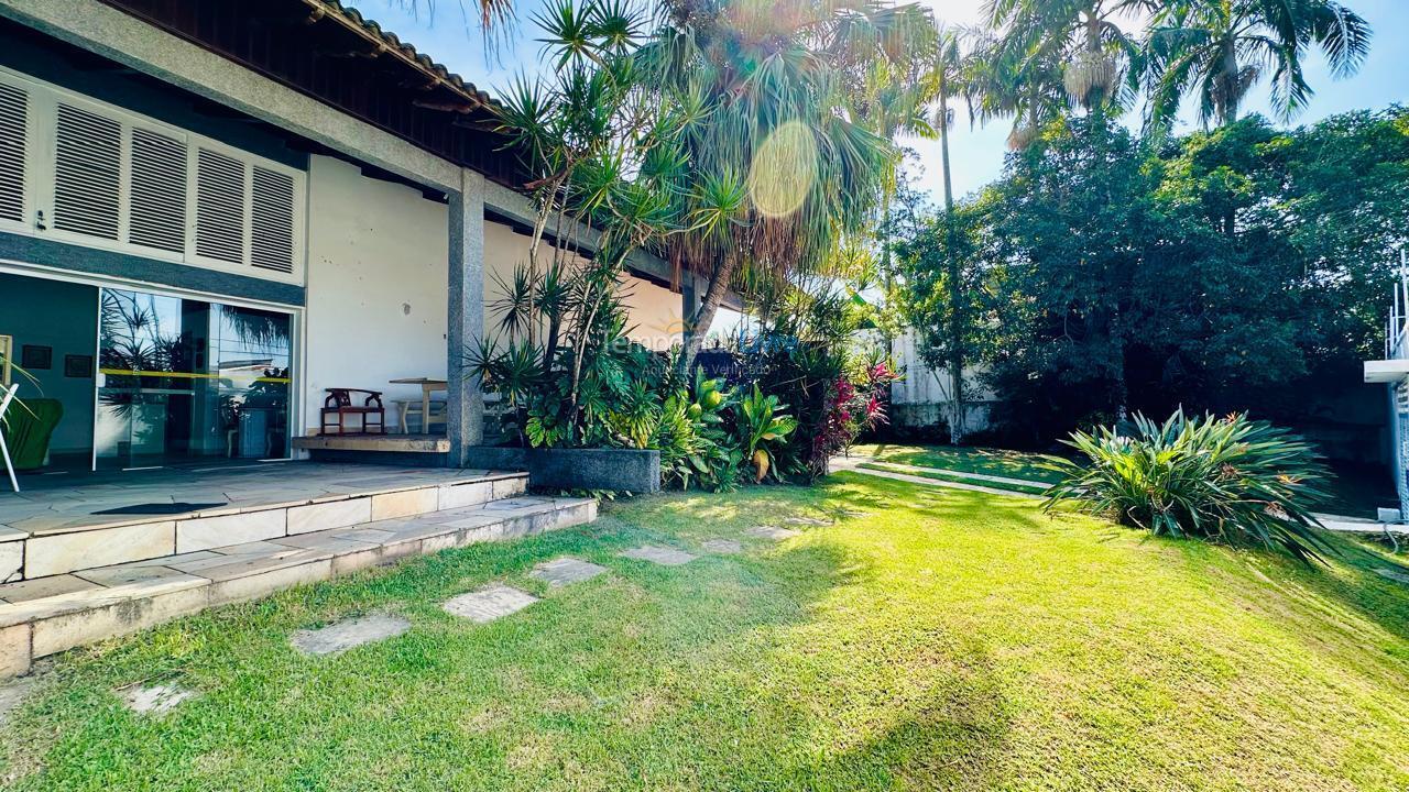 Casa para aluguel de temporada em Guarujá (Enseada)