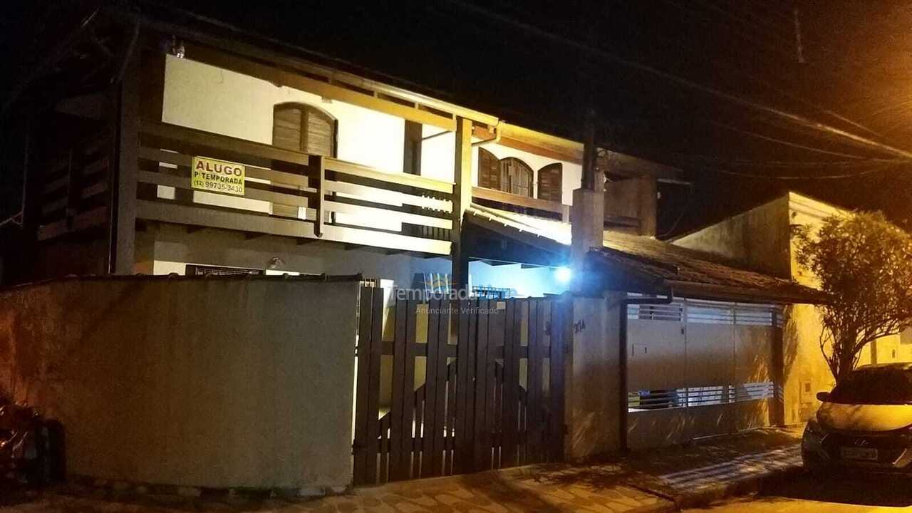 Casa para aluguel de temporada em Ubatuba (Itaguá)