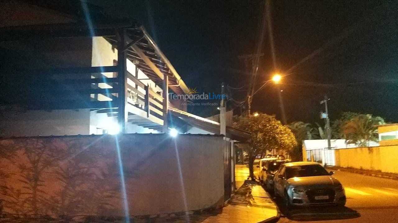 Casa para aluguel de temporada em Ubatuba (Itaguá)