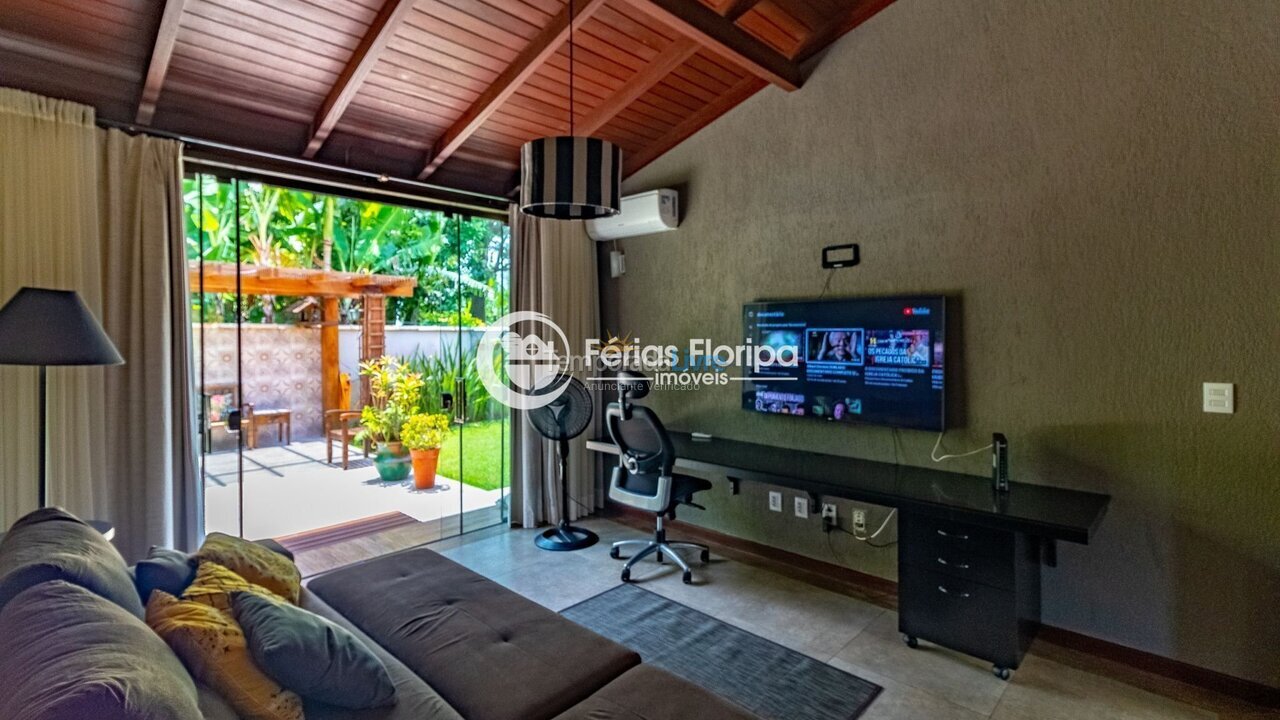 Casa para aluguel de temporada em Florianopolis (Campeche)