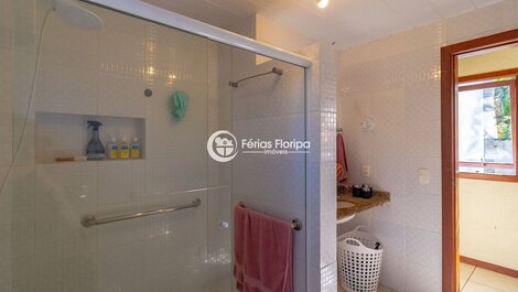 Excelente casa 3 Quartos a 500 metros da Praia