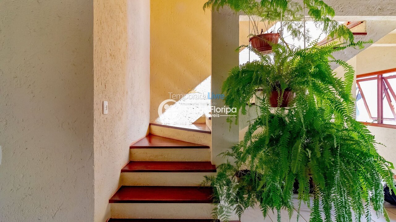 Casa para aluguel de temporada em Florianópolis (Rio Tavares)