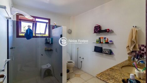 Excelente casa 3 Quartos a 500 metros da Praia