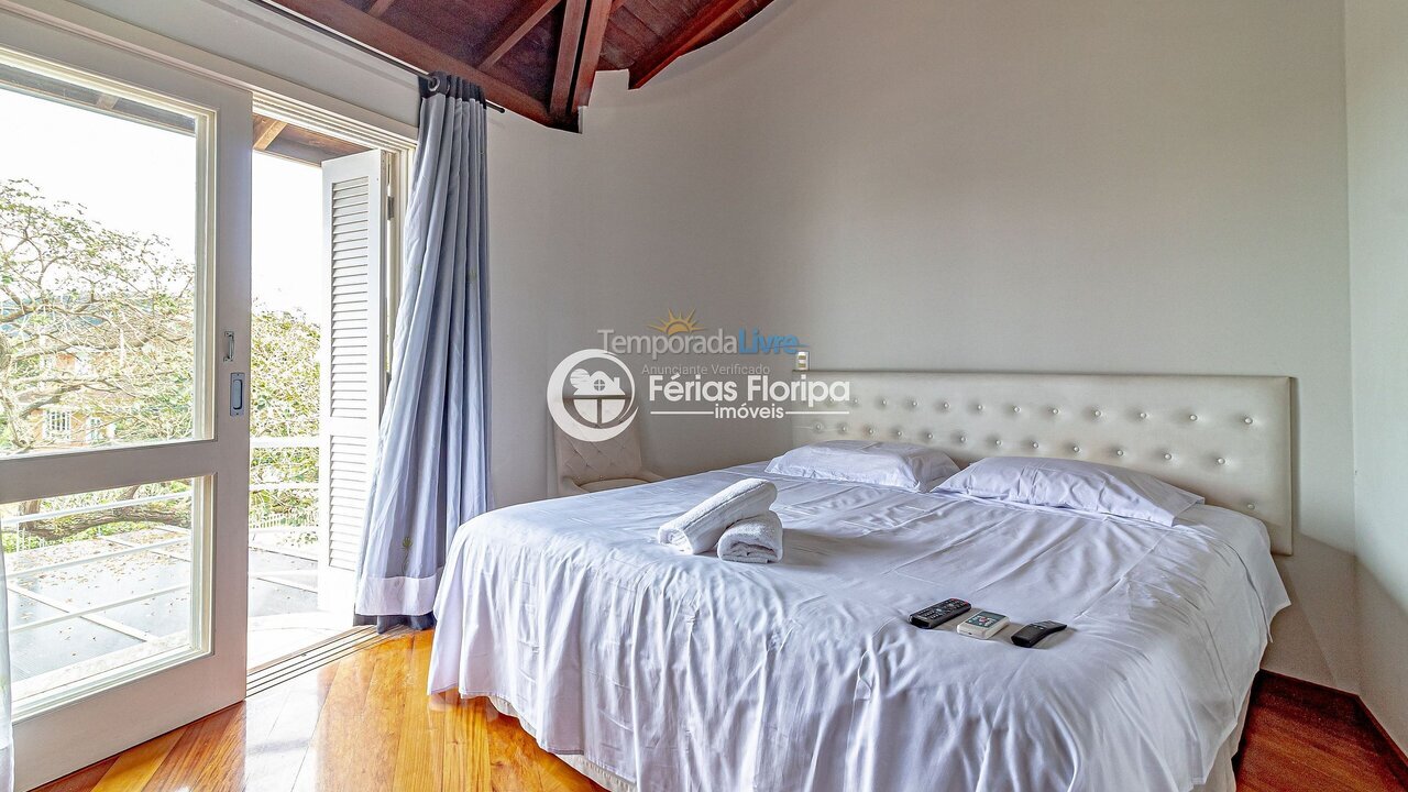 House for vacation rental in Florianópolis (Rio Tavares)