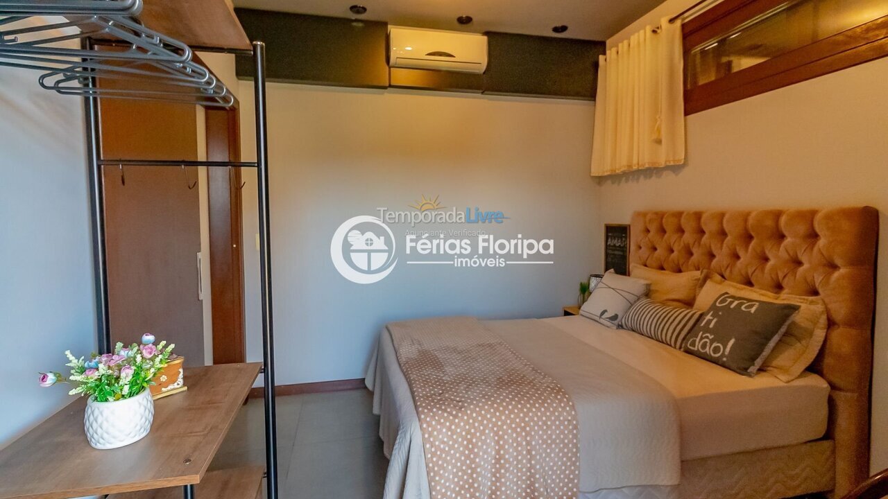 Casa para aluguel de temporada em Florianopolis (Campeche)