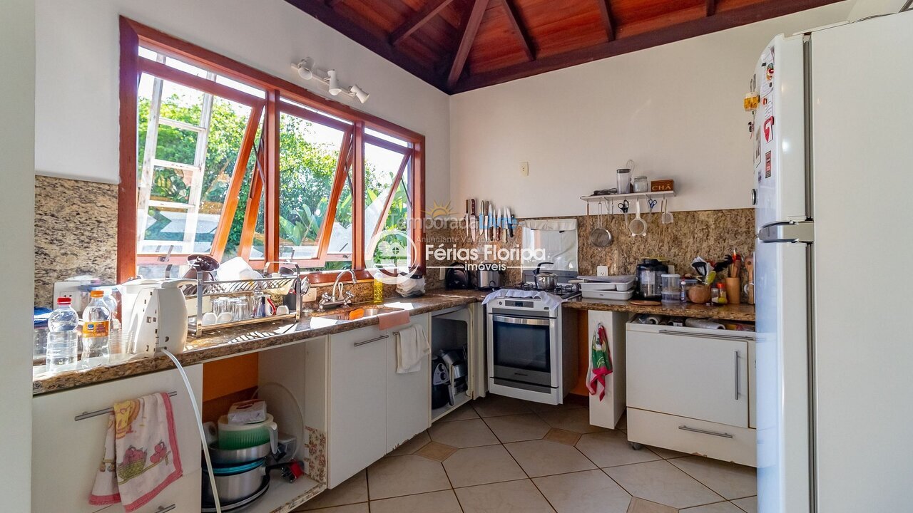 Casa para aluguel de temporada em Florianópolis (Rio Tavares)