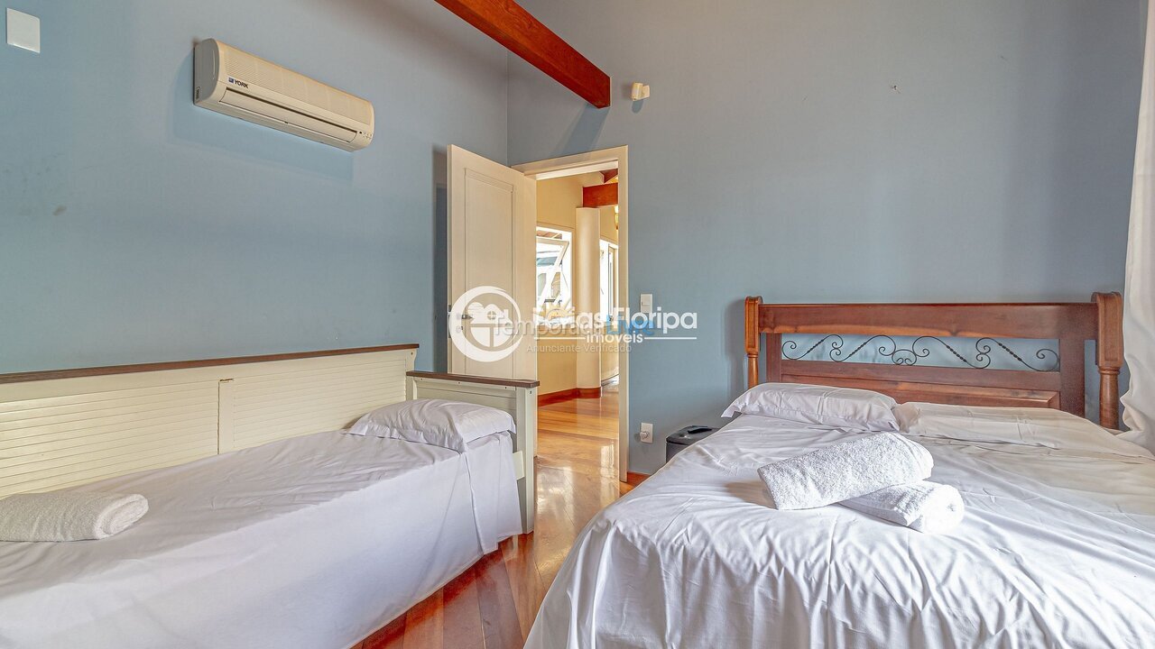 House for vacation rental in Florianópolis (Rio Tavares)