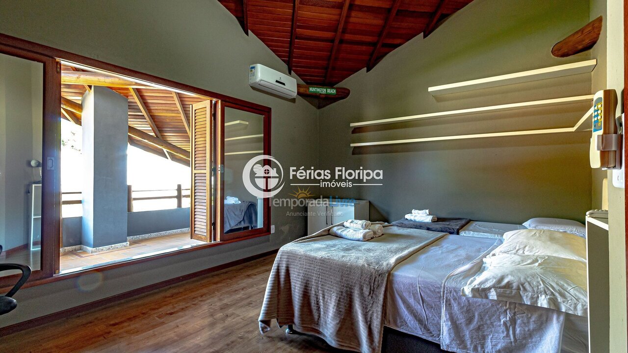 Casa para aluguel de temporada em Florianopolis (Campeche)