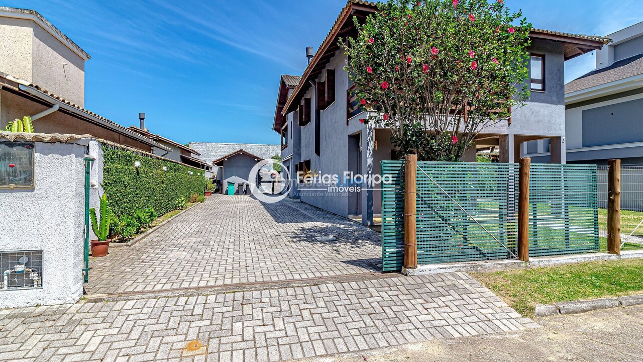 Casa para aluguel de temporada em Florianopolis (Campeche)