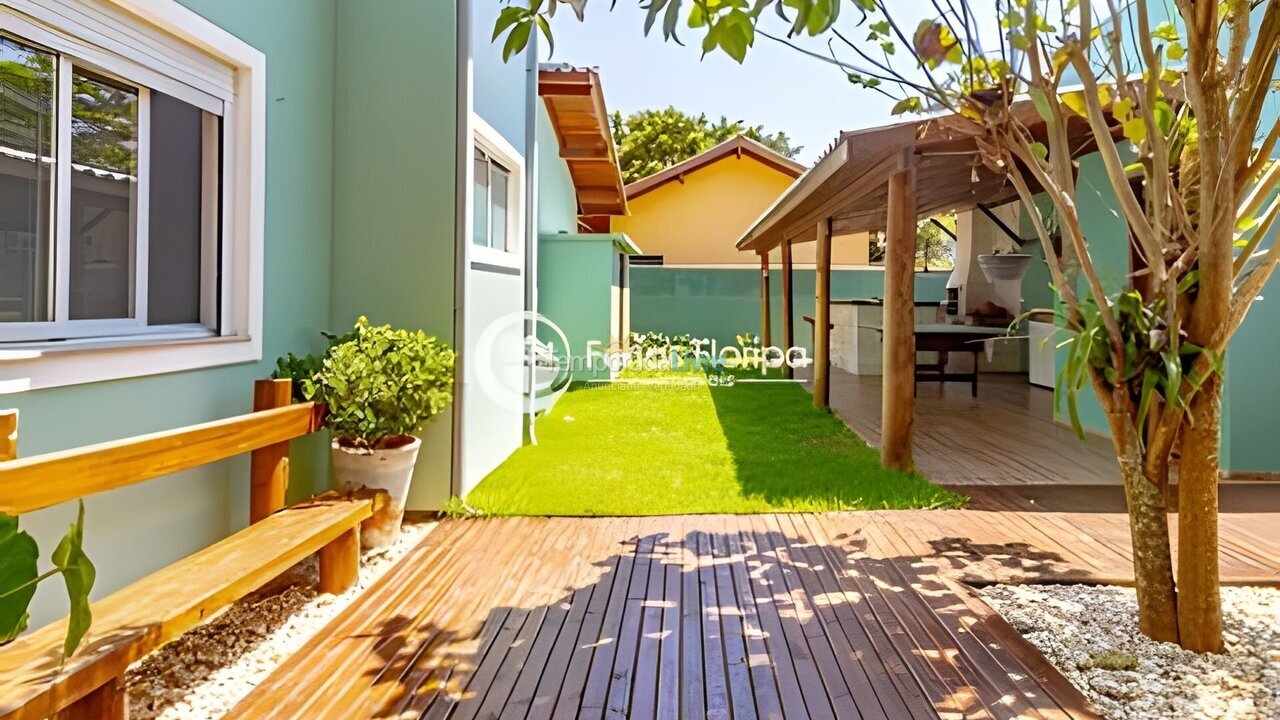 Casa para aluguel de temporada em Florianopolis (Campeche)