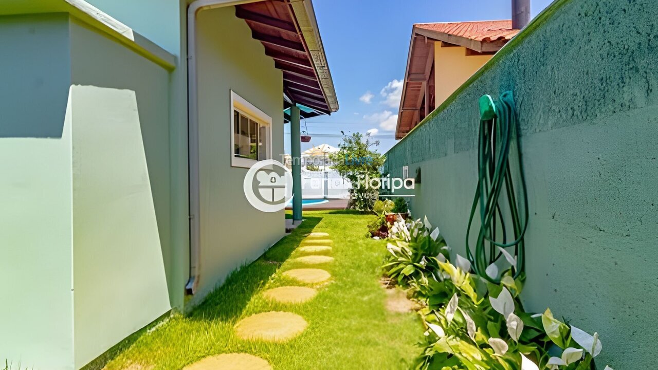 Casa para aluguel de temporada em Florianopolis (Campeche)