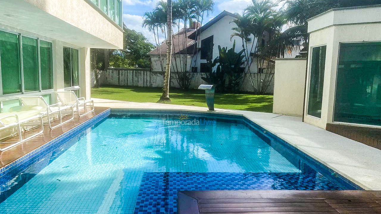 Casa para aluguel de temporada em Bertioga (Riviera de São Lourenço)