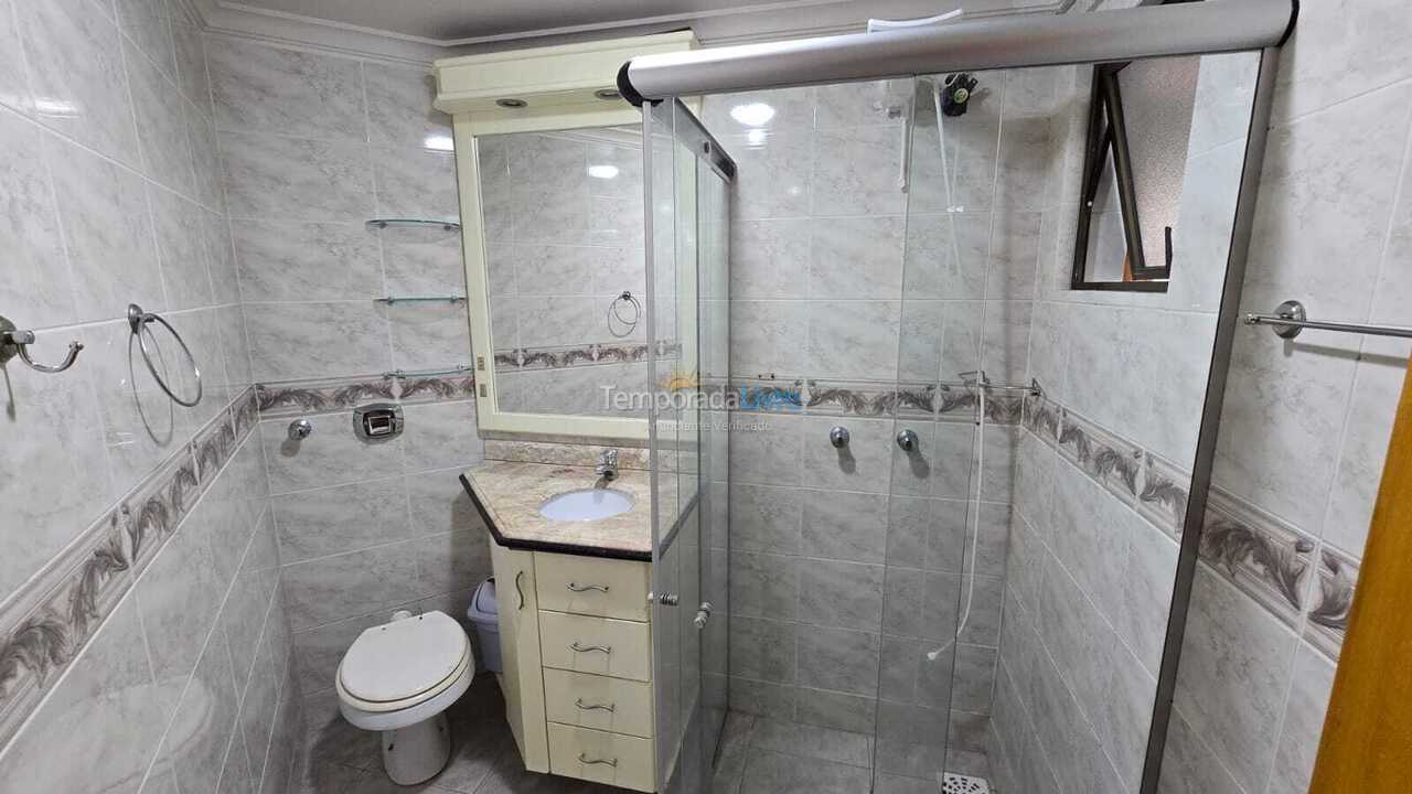 Apartamento para aluguel de temporada em Itapema (Meia Praia)