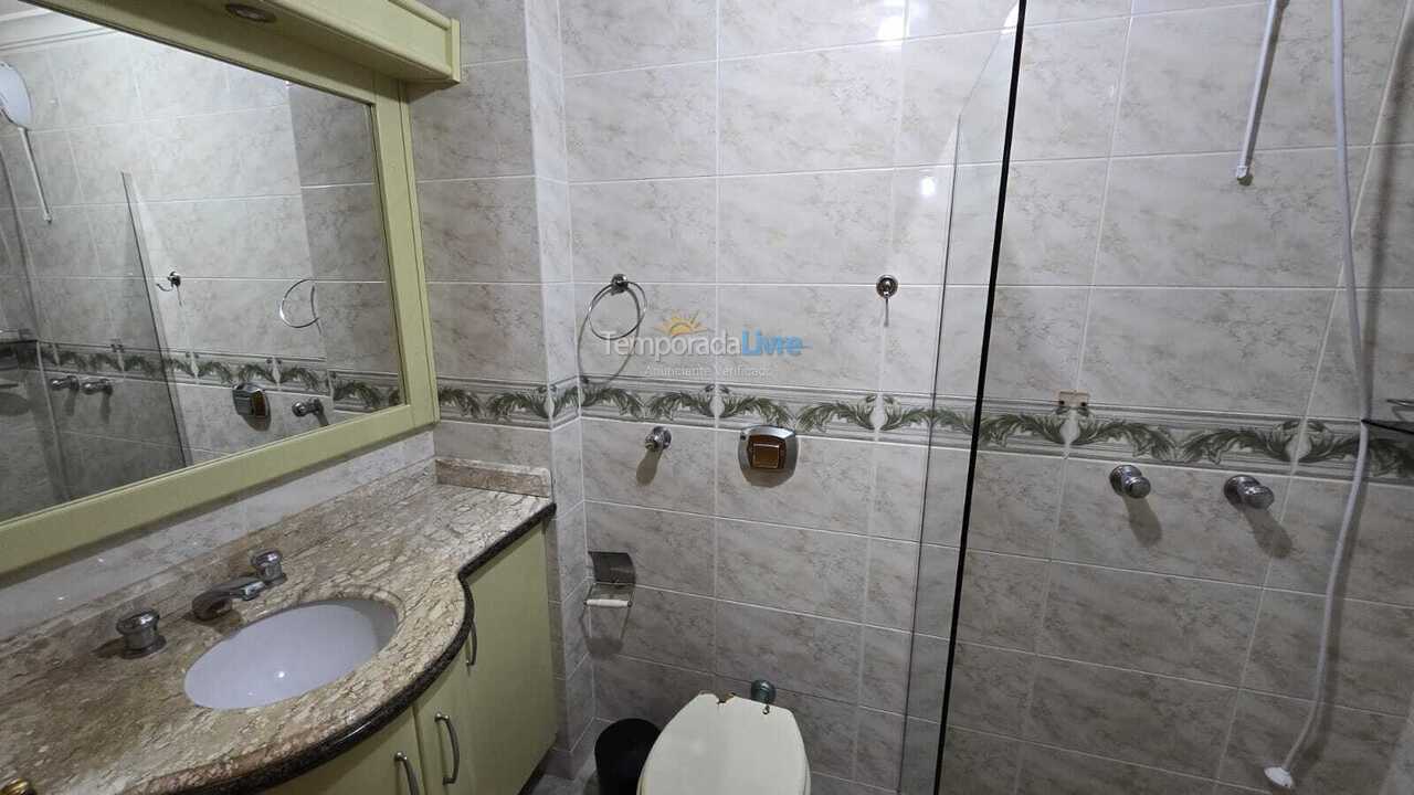 Apartamento para aluguel de temporada em Itapema (Meia Praia)