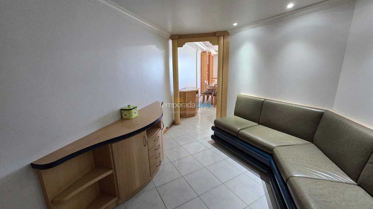 Apartamento para aluguel de temporada em Itapema (Meia Praia)