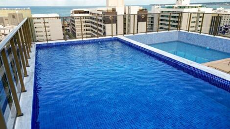 Piscina com vista para o mar