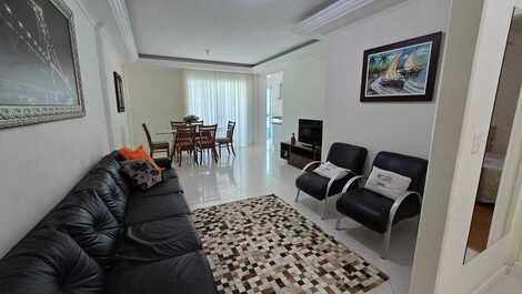 Beautiful apartment on the sea block with 3 bedrooms, one suite