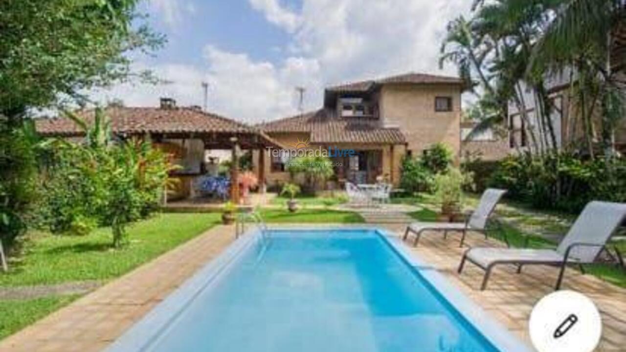 Casa para aluguel de temporada em Ubatuba (Itaguá)