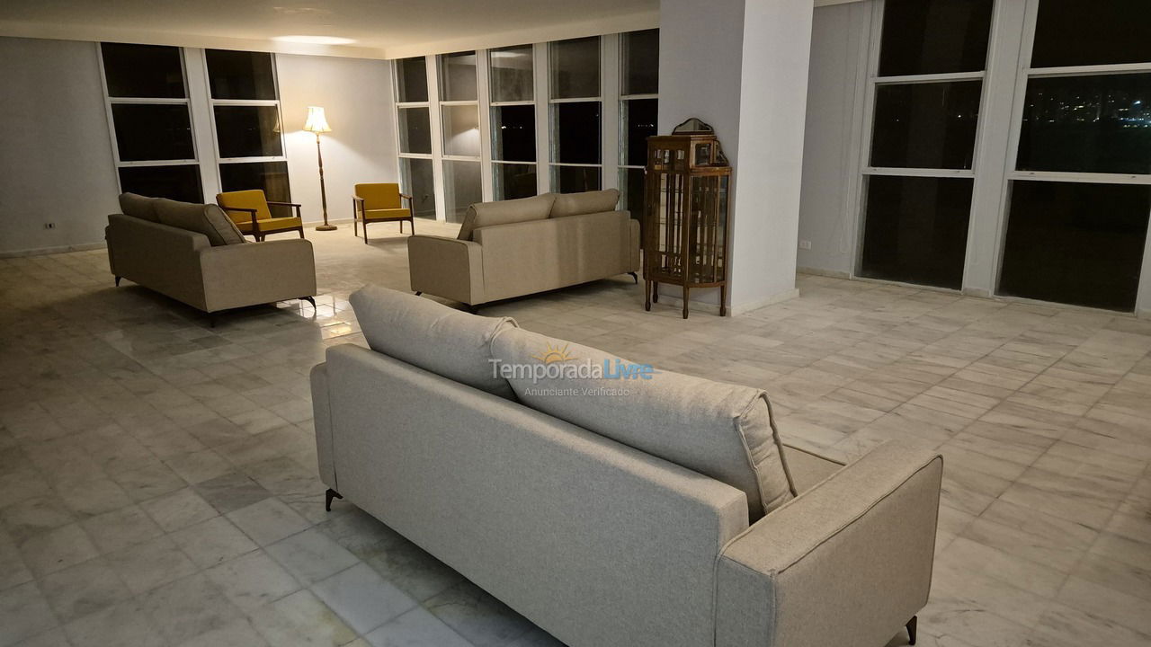 Apartamento para aluguel de temporada em Guarujá (Pitangueiras)