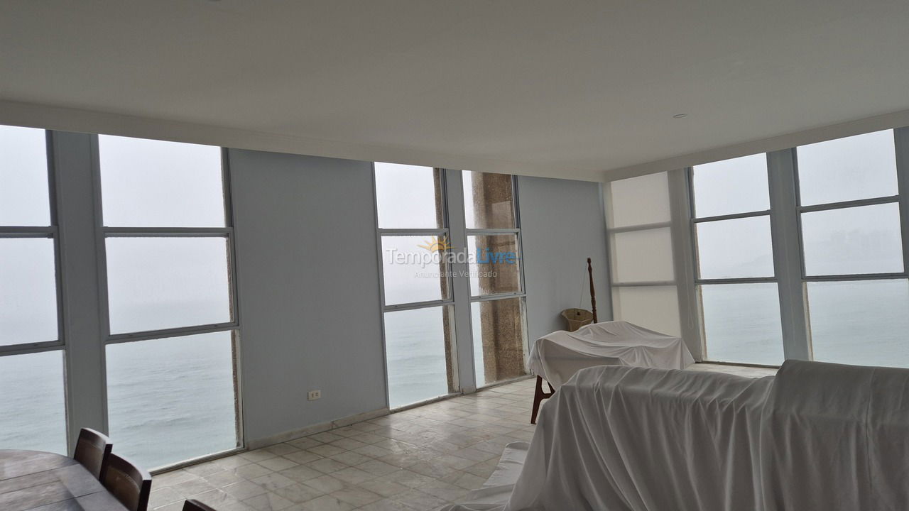 Apartamento para aluguel de temporada em Guarujá (Pitangueiras)