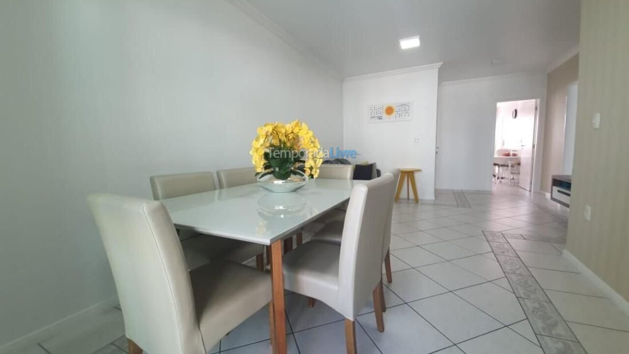 Apartamento para aluguel de temporada em Itapema (Meia Praia)