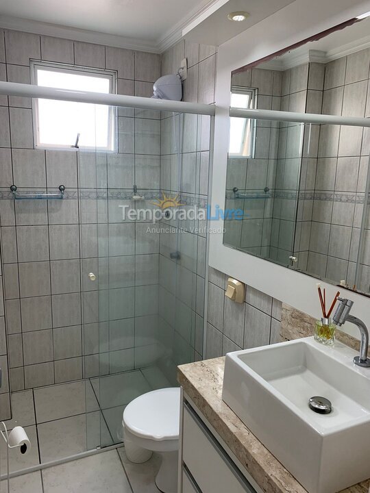 Apartamento para aluguel de temporada em Itapema (Meia Praia)