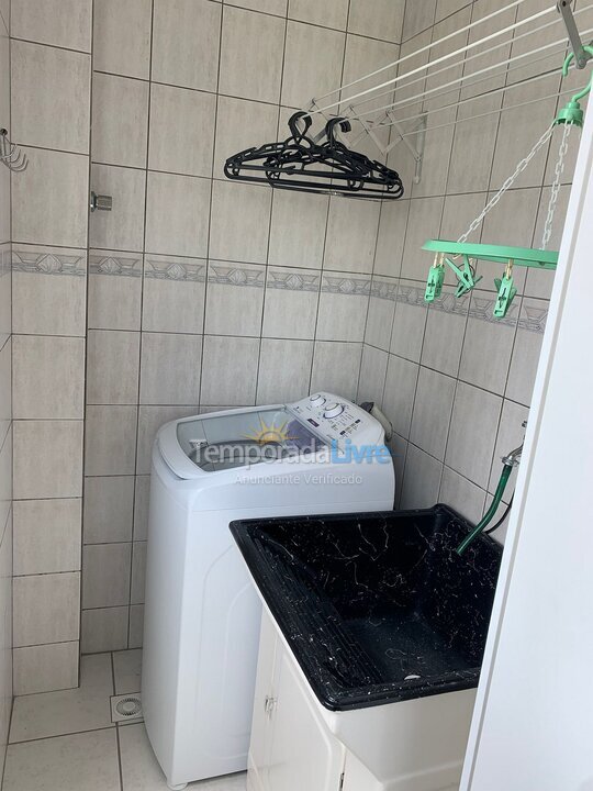 Apartamento para aluguel de temporada em Itapema (Meia Praia)