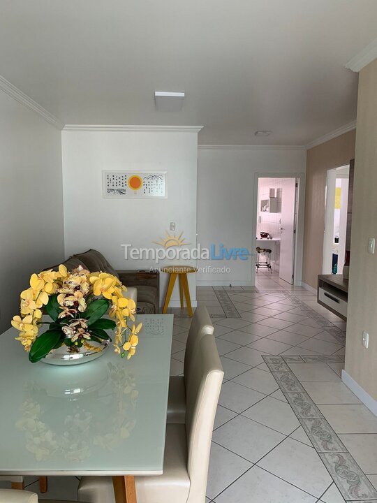 Apartamento para aluguel de temporada em Itapema (Meia Praia)