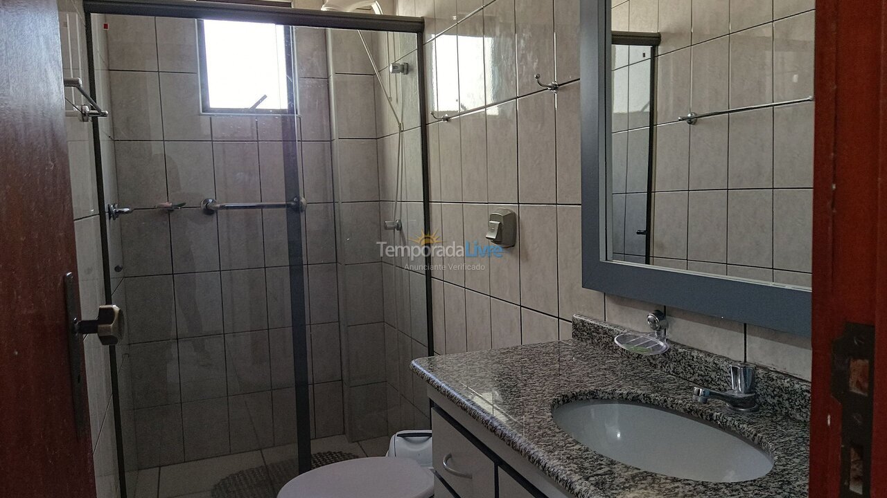 Apartamento para aluguel de temporada em Itapema (Meia Praia)