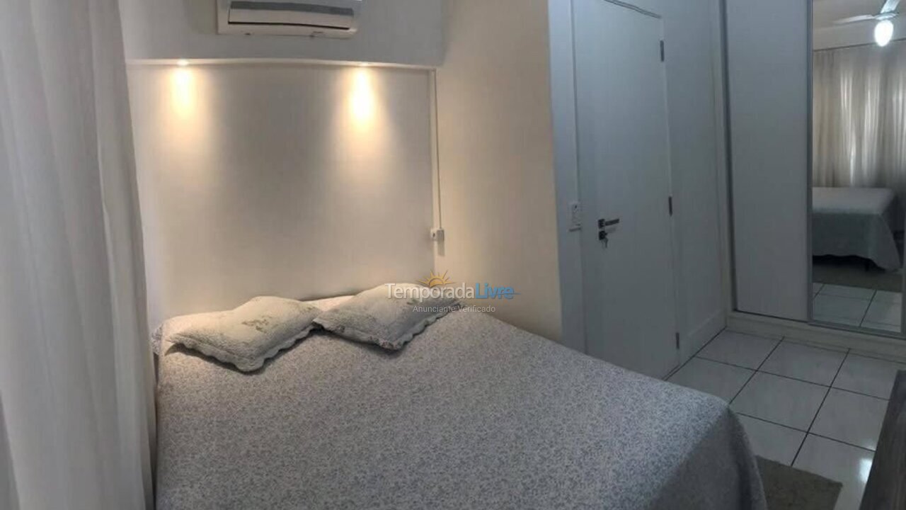 Apartamento para aluguel de temporada em Itapema (Meia Praia)