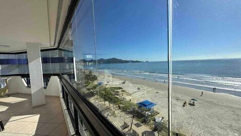 Frente Mar Meia Praia para 10 pessoas