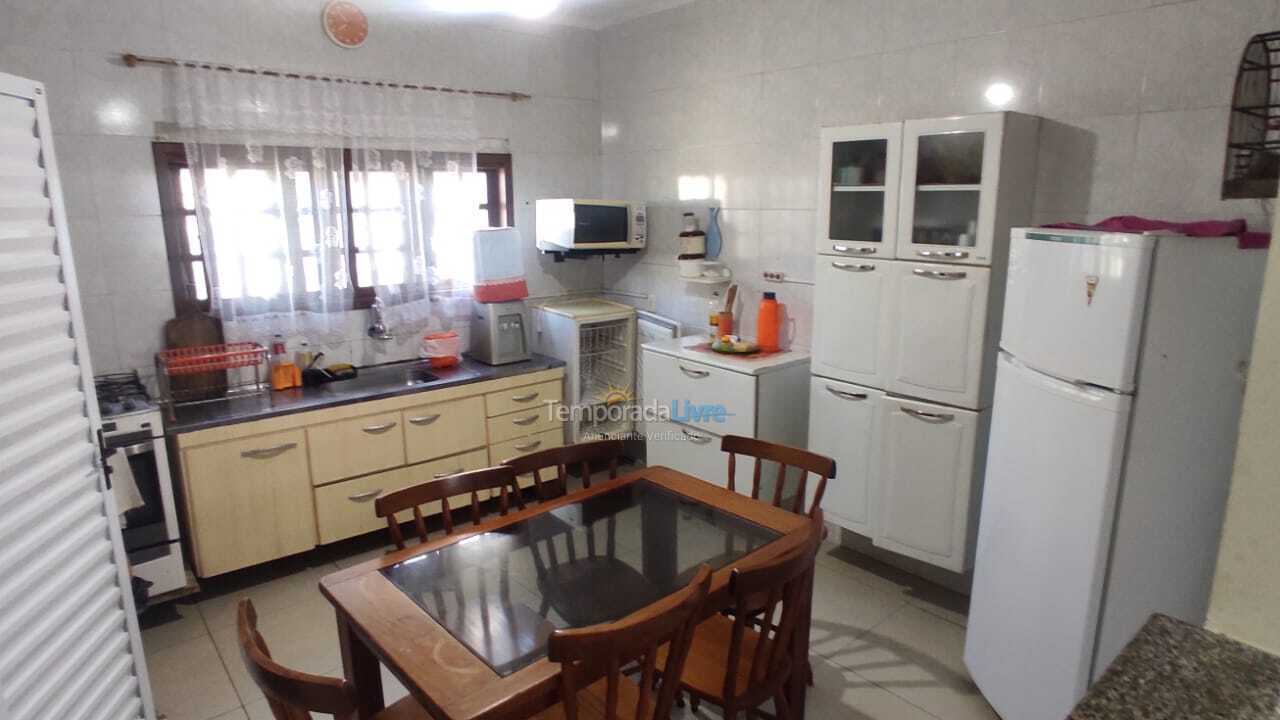 Casa para alquiler de vacaciones em Mongaguá (Vera Cruz)