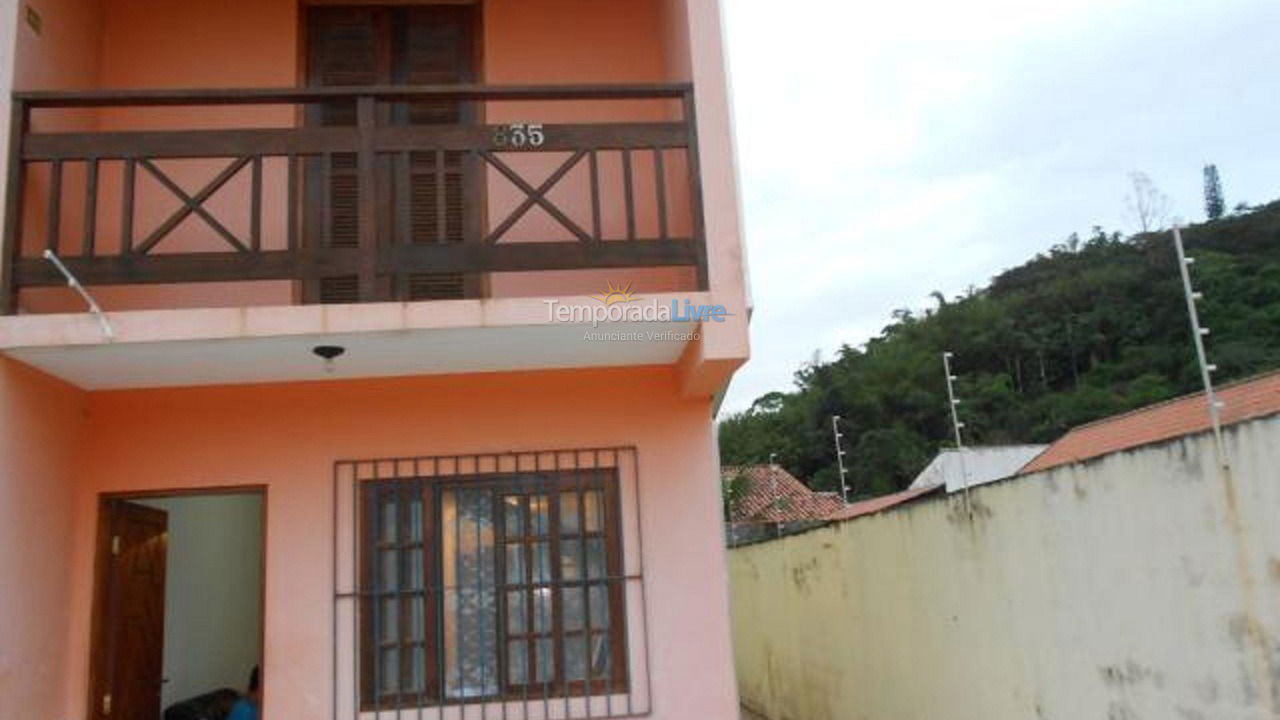 Casa para aluguel de temporada em Caraguatatuba (Martim de Sá)