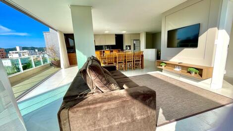 DUPLEX PENTHOUSE WITH 4 SUITES AND HEATED POOL