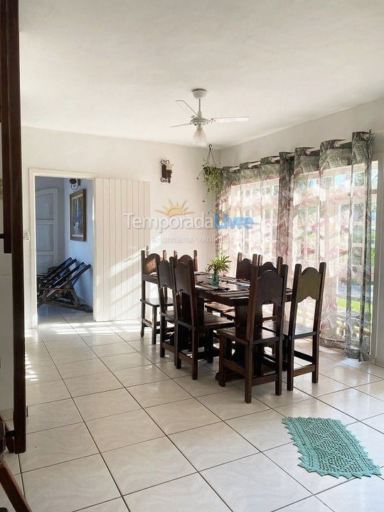 Casa para alquiler de vacaciones em Ubatuba (Praia do Sape)