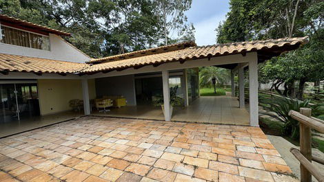 Mansion on the shores of Lake Corumbá