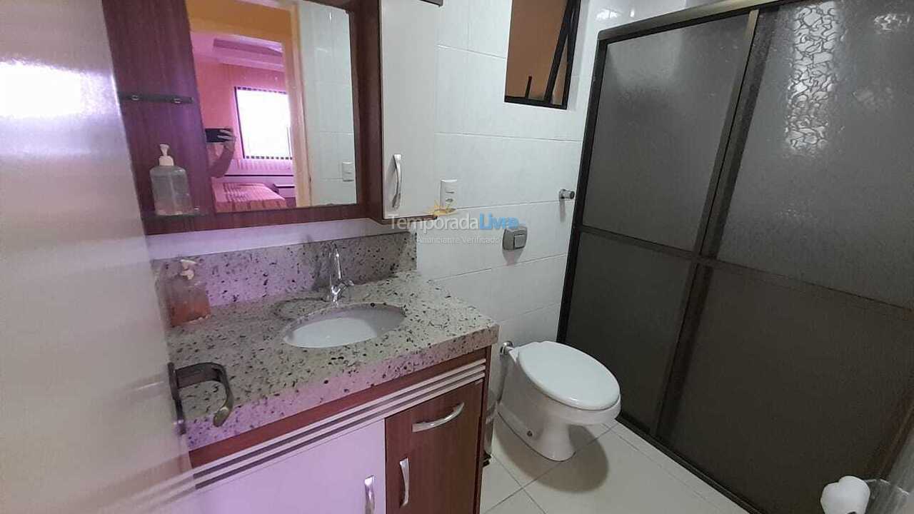 Apartamento para aluguel de temporada em Itapema (Meia Praia)